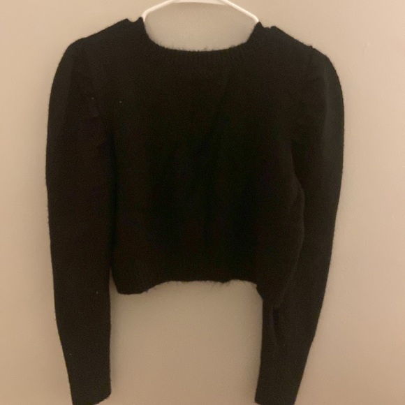 EUC Wild Fable puff sleeve black cropped sweater
Size large (runs small) - Picture 3 of 4